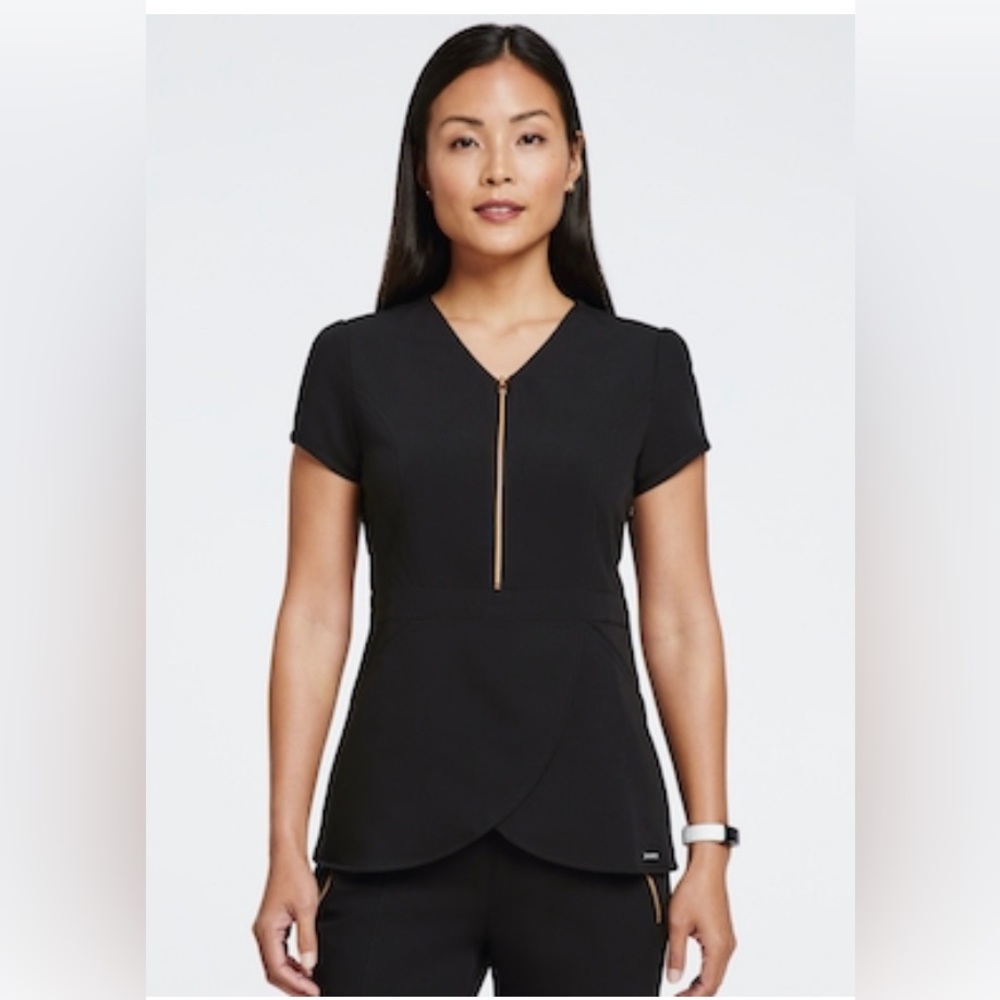 Jaanuu Women’s Rose Zip Signature Tulip Top Size 2X